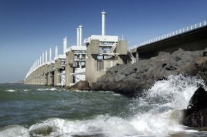 Largest movable flood barrier